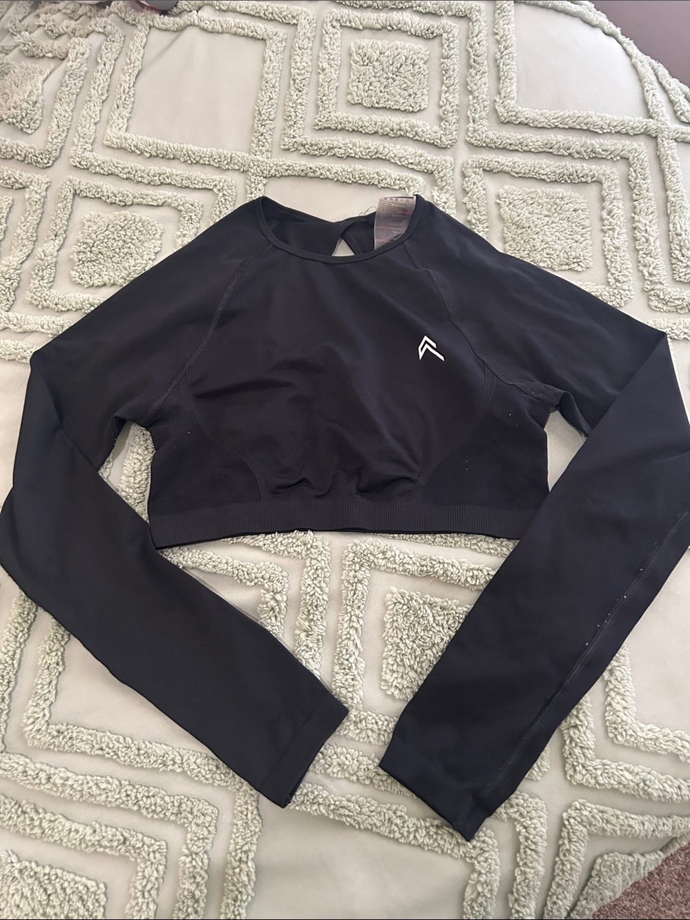 OnerActive Classic Effortless Black Long-Sleeve Crop Active Top
